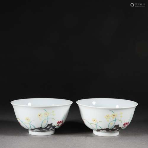 Pair Famille Rose Floral Bowls