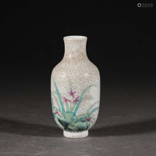 A Falangcai Glaze Floral Vase
