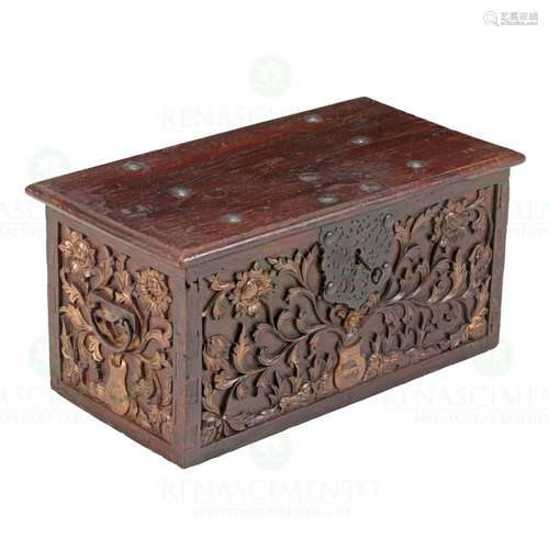 AN ORIENTAL CHEST