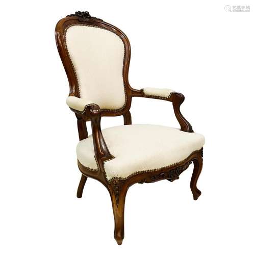 Pair of English Victorian-style armchairs