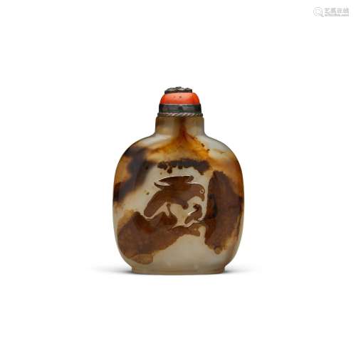 A SILHOUETTE AGATE 'BIRDS' SNUFF BOTTLE 1750-1860