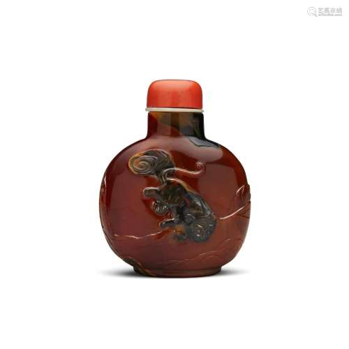 A CARVED JASPER SNUFF BOTTLE  1750-1860