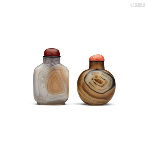 TWO AGATE SNUFF BOTTLES 1750-1860 (2)