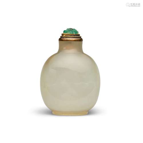 A 'CLOUD' AGATE SNUFF BOTTLE  1750-1860