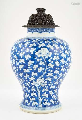 A Chinese Blue and White Porcelain Baluster Vase Height 13 1...