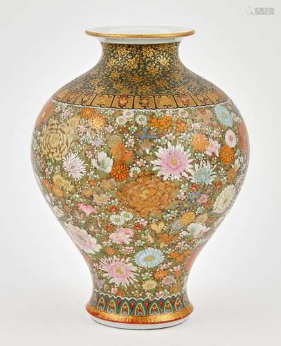 A Large and Fine Japanese Kutani Porcelain Vase Height 13 &q...