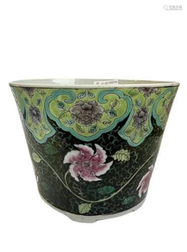 A famille rose planter, Qing Dynasty Pr.