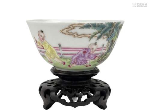 An enamel cup depicated with calligraph, Qing Dynasty Pr.
