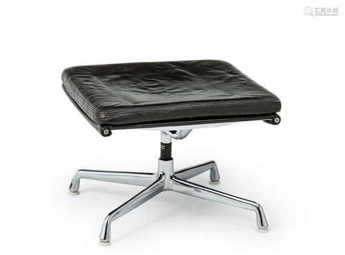 Hocker Soft Pad EA 223 Entwurf Charles & Ray Eames für V...