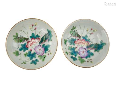 A pair of famille rose minature dishes, Qing Dynasty Pr.