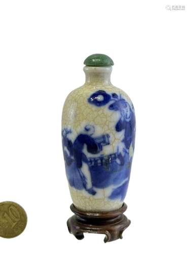 A ice-crackled blue&white snuff bottle, Qing Dynasty Pr.