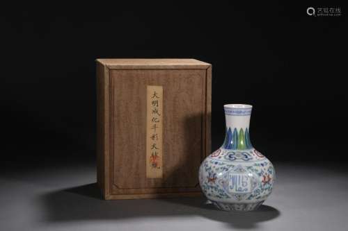 Qing Doucai hand-painted pattern celestial ball vase