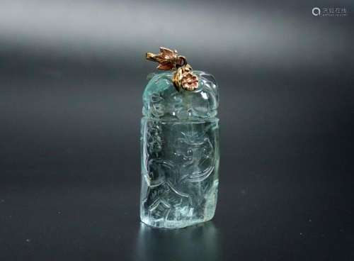 Chinese Carved Aquamarine Seal Yellow Gold Hanger