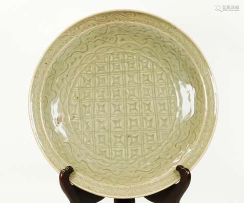 Chinese Yuan/Ming Longquan Celadon Large Plate