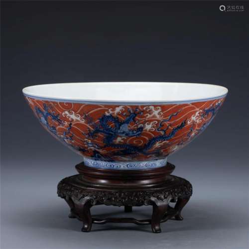 A BLUE AND WHITE IRON RED GLAZE PORCELAIN BOWL