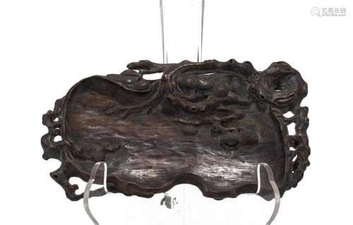 A CHINESE CARVED ALOES-WOOD INKWELL