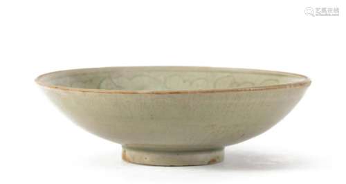 A CHINESE INCISED CELADON GLAZE DEEP DISH
