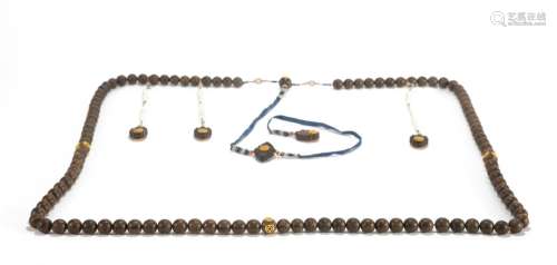A CHINESE IMPERIAL ROSARY
