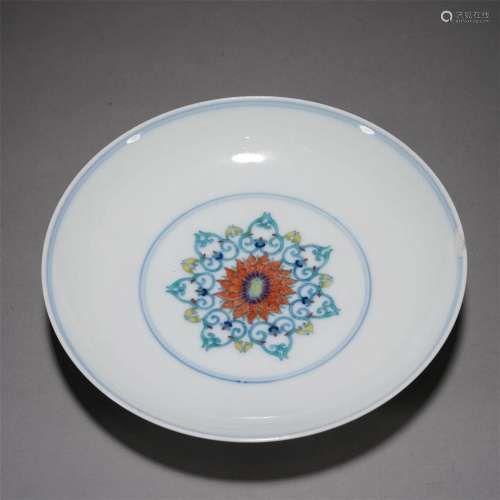 A CHINESE FAMILLE VERTE FLORAL SAUCER