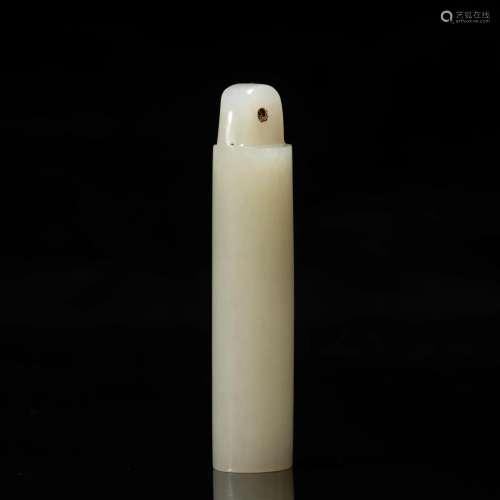 A CHINESE CARVED WHITE JADE FINAL