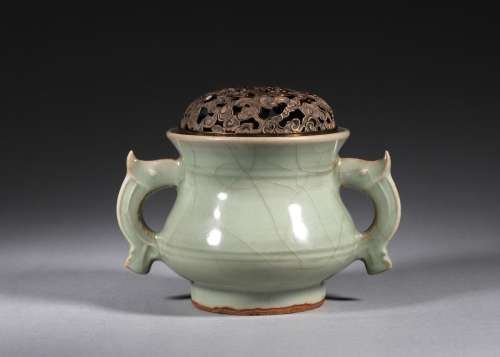 A Longquan kiln porcelain double-eared incense burner