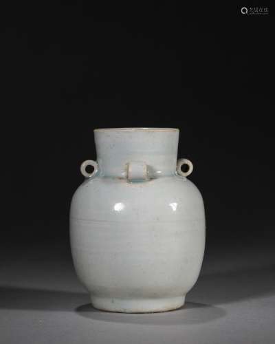 A Longquan kiln porcelain jar