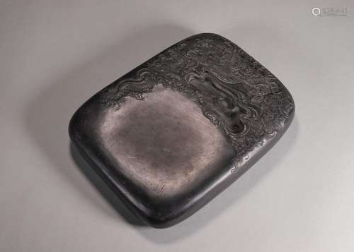 A dragon patterned inkstone