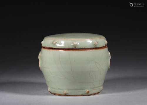 A Longquan kiln porcelain covered jar