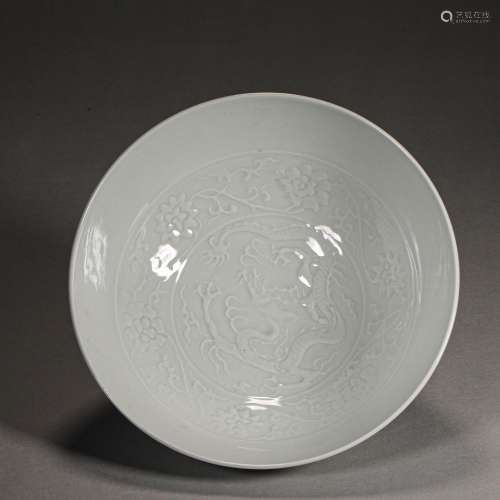 A dragon patterned white glaze porcelain bowl