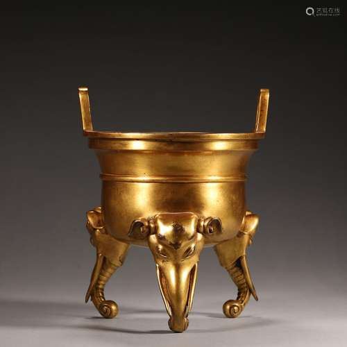 A double-eared gilding copper censer, Xuande period mark