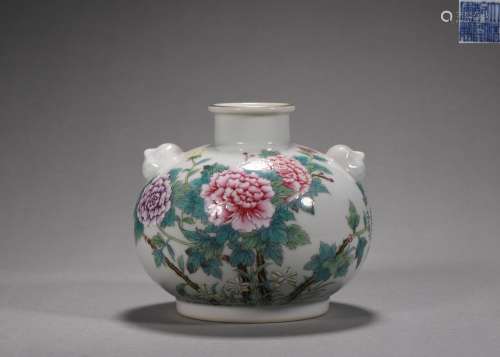 A famille rose peony porcelain vase with lion shaped ears, Q...