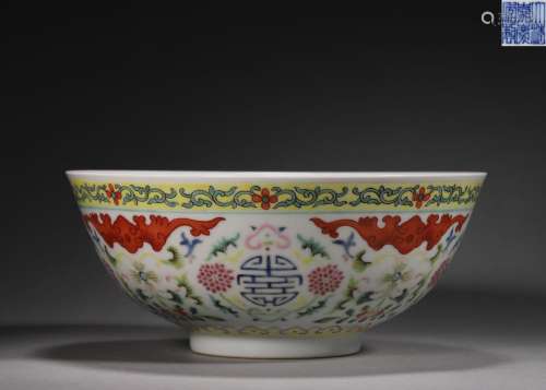 A famille rose bat porcelain bowl, Jiaqing period, Qing dyna...
