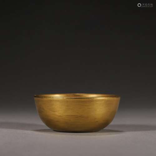 A golden glaze porcelain bowl