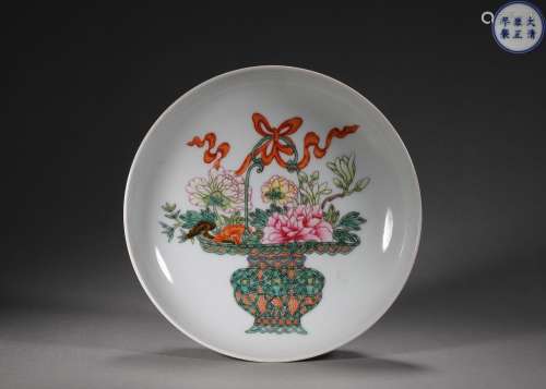 A famille rose flower porcelain plate, Yongzheng period, Qin...
