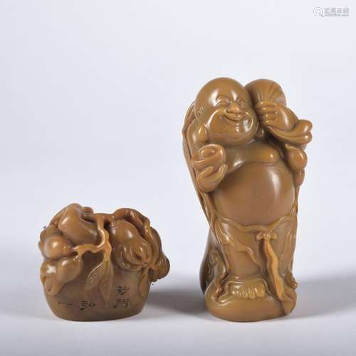 A pair of Shou shan stone 'figure fingered citron' seal