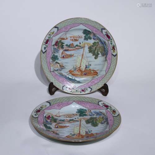 A pair of famille-rose dish