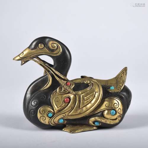 A bronze duck