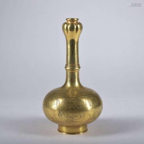 A gold 'beast' garlic-head vase