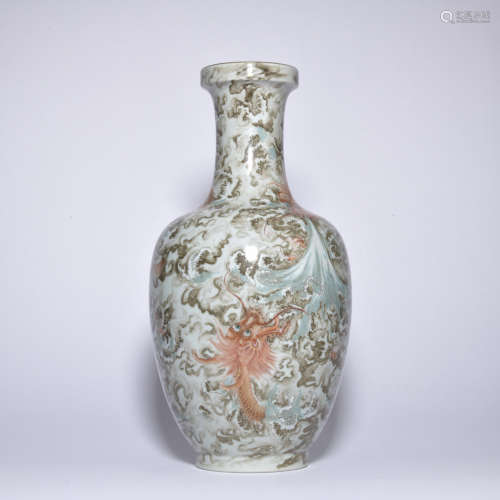 A Grisaille-painted 'dragon' vase