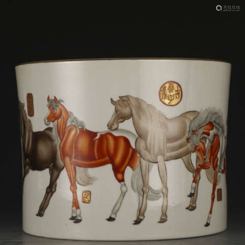 A famille-rose 'horses' pen container