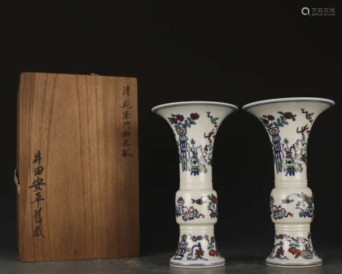A pair of DouCai vase