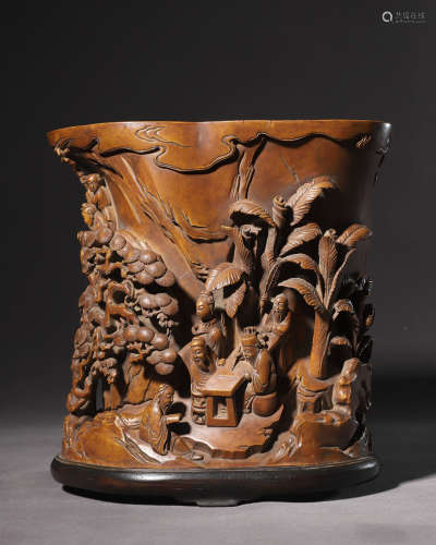 A Boxwood 'figure' pen container