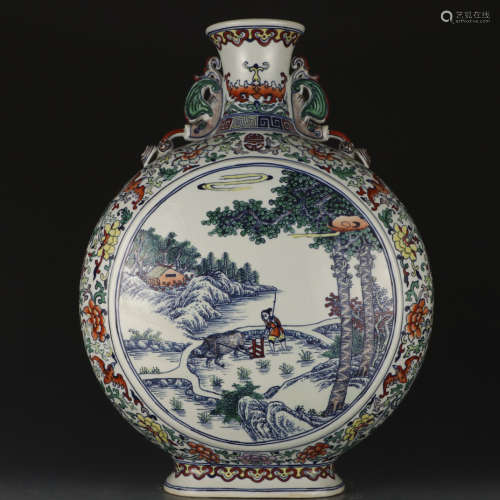 A blue and white Dou cai 'cattle' moonflask