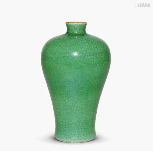 清中期 绿哥釉梅瓶