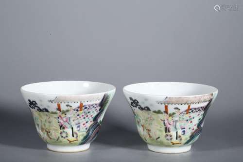 A pair of pastel character story map folding cups