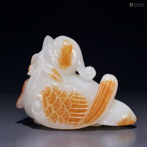 Hetian Jade Pigeon Holds Ganoderma Lucidum Ornament