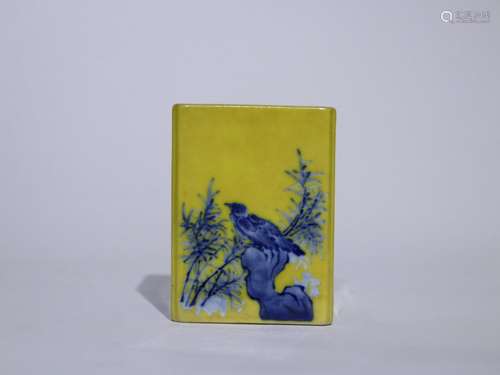 Wangbu Yellow Glaze Blue-and-White Flower-and-Bird Pen Holde...