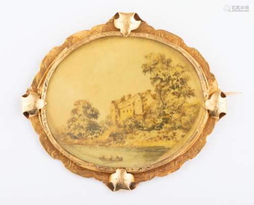 Broche en or jaune 18k (750 millièmes) ornée d'un paysage pe