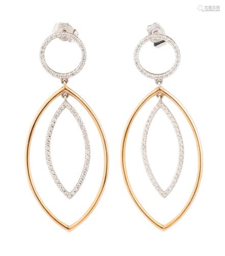 Boucles d’oreilles pendantes en forme d'amandes en or blanc