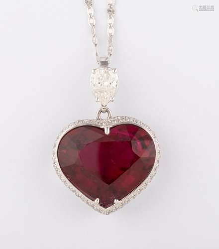 EXCEPTIONNELRemarquable rubellite d'environ 17,50 ct.